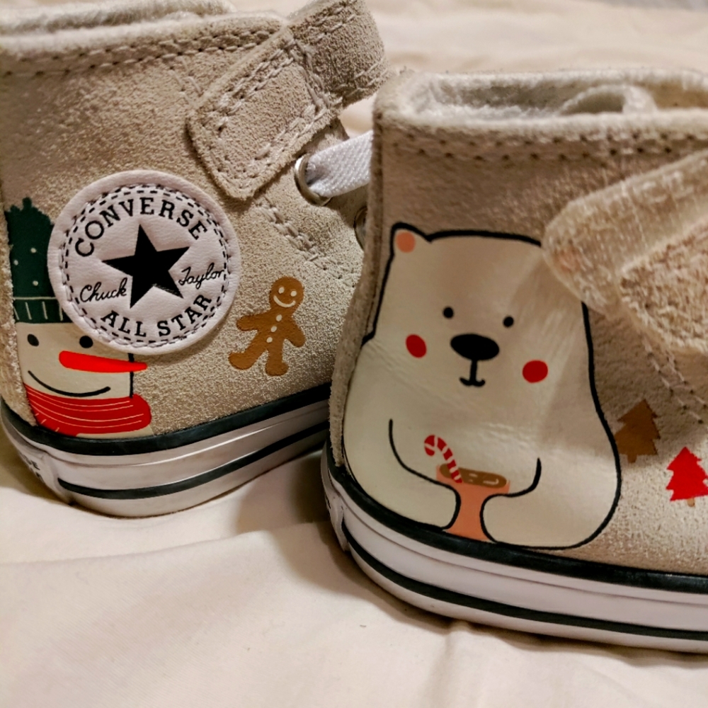 Limited Edition Converse toddler winter high tops size 5